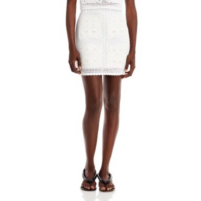 AQUA Ladies White Crochet Mini Skirt, Fully Lined mini skirt trendy