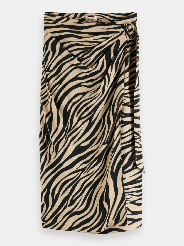 Printed wrap skirt button skirt front