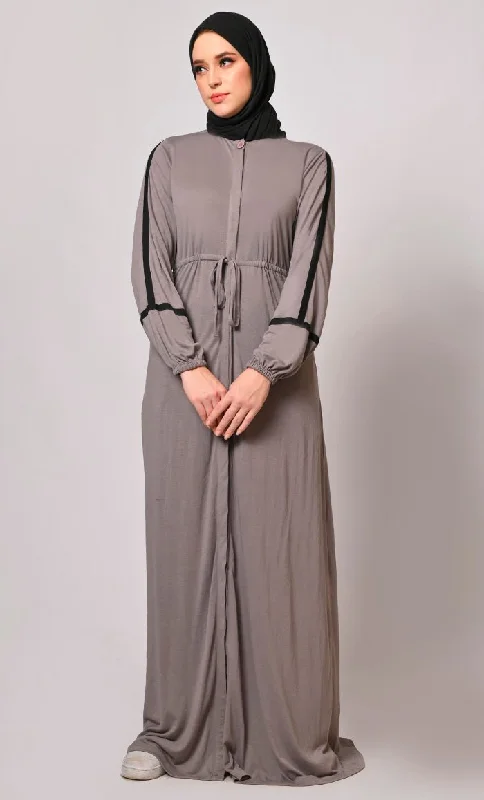 Modest Athleisure: Sporty Grey Abaya with Pockets