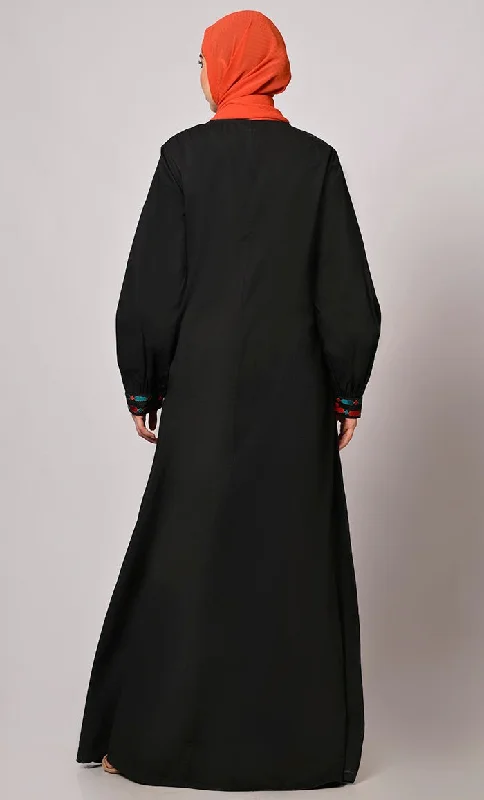 Embroidered Opulence: Black Abaya with Practical Pockets